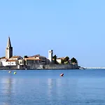 Apartments And Rooms With Parking Space Porec - 24373